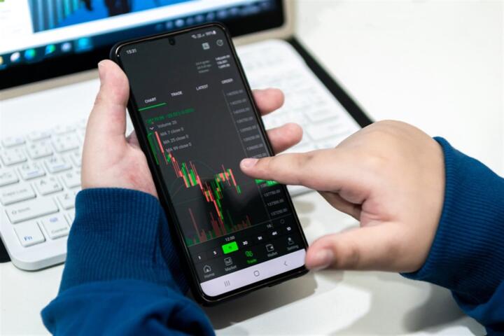 One-ETF vs 3-ETF Portfolio: Cost Comparison